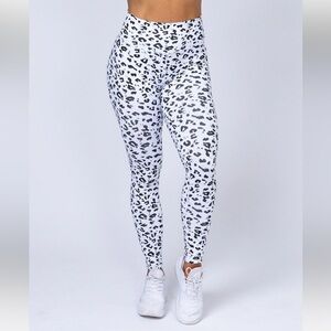 Muscle Nation Signature Full Length Scrunch Leggings
Snow Leopard